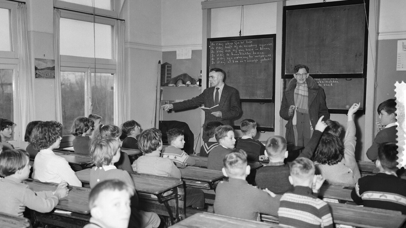 Klaslokaal in Tuindorp-Oostzaan 1960